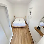 Sunny 3 Minutes Walk From Rynek Square شقة